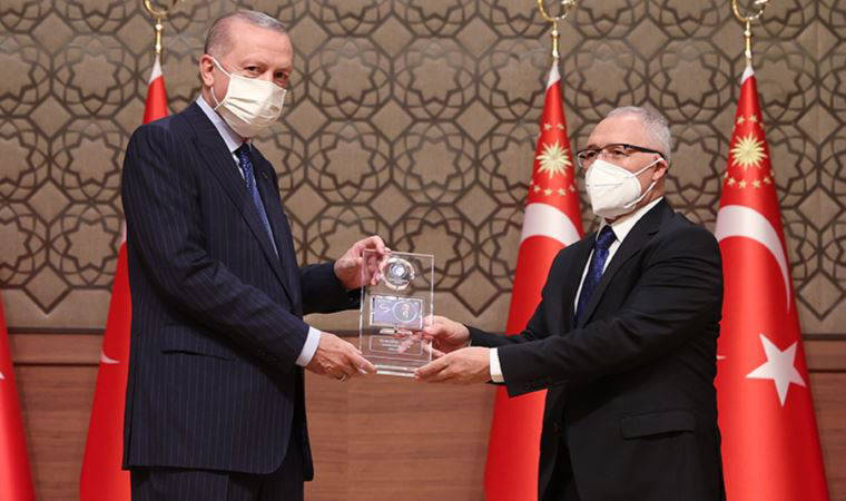 sarayin derin kulagi gorevini layikiyla yapti yalaya yalaya bitiremedi 0 njW729Qe