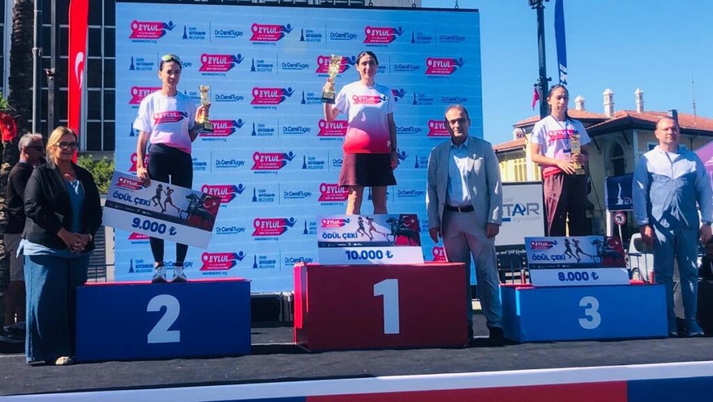 sebahat demirden yari maraton kosusunda buyuk basari QHcj6Hx4