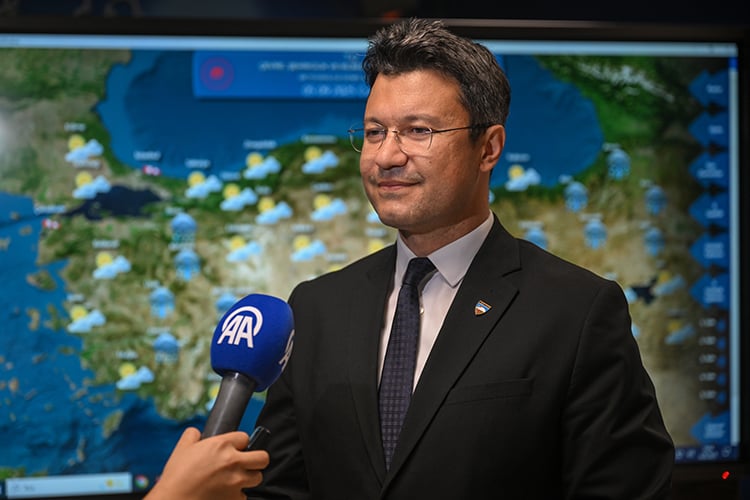 semsiyeleri hazirlayin kuvvetli ruzgar ve saganak geliyor meteoroloji uyardi 2 P4AD9hUV