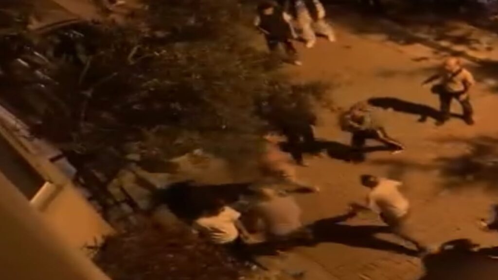 sokak kutlamasi kanli bitti tahliye sevinci yarim kaldi l7TjNdV4
