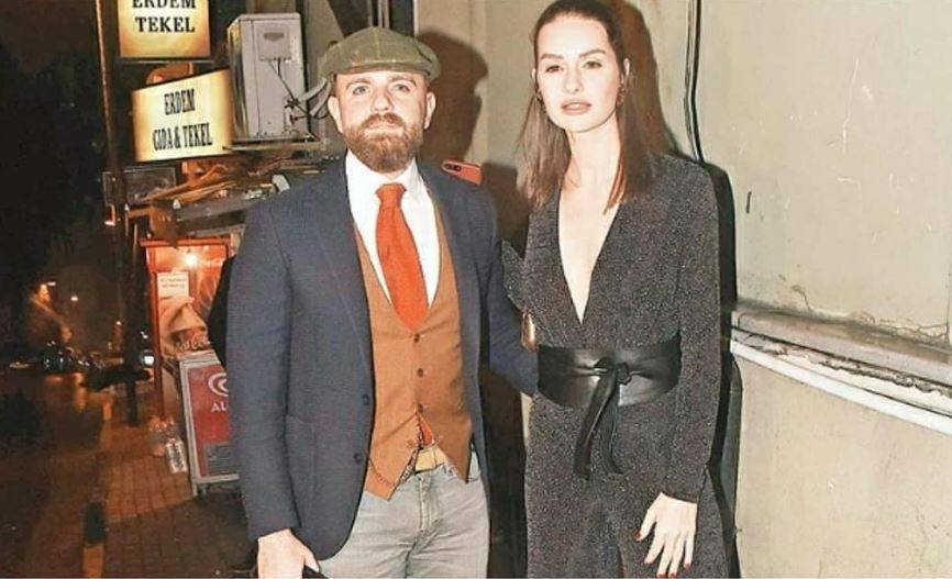 Sosyetenin gözde çifti boşandı: Yasemin Özilhan’dan ‘İhanet’ açıklaması! Magazin dünyası şokta 34 sosyetenin gozde cifti bosandi yasemin ozilhandan ihanet aciklamasi magazin dunyasi sokta 33 iEmauZ1a