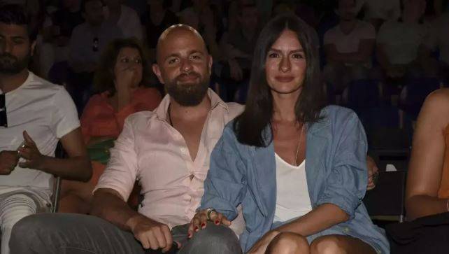 Sosyetenin gözde çifti boşandı: Yasemin Özilhan’dan ‘İhanet’ açıklaması! Magazin dünyası şokta 42 sosyetenin gozde cifti bosandi yasemin ozilhandan ihanet aciklamasi magazin dunyasi sokta 41 rXDjc52j