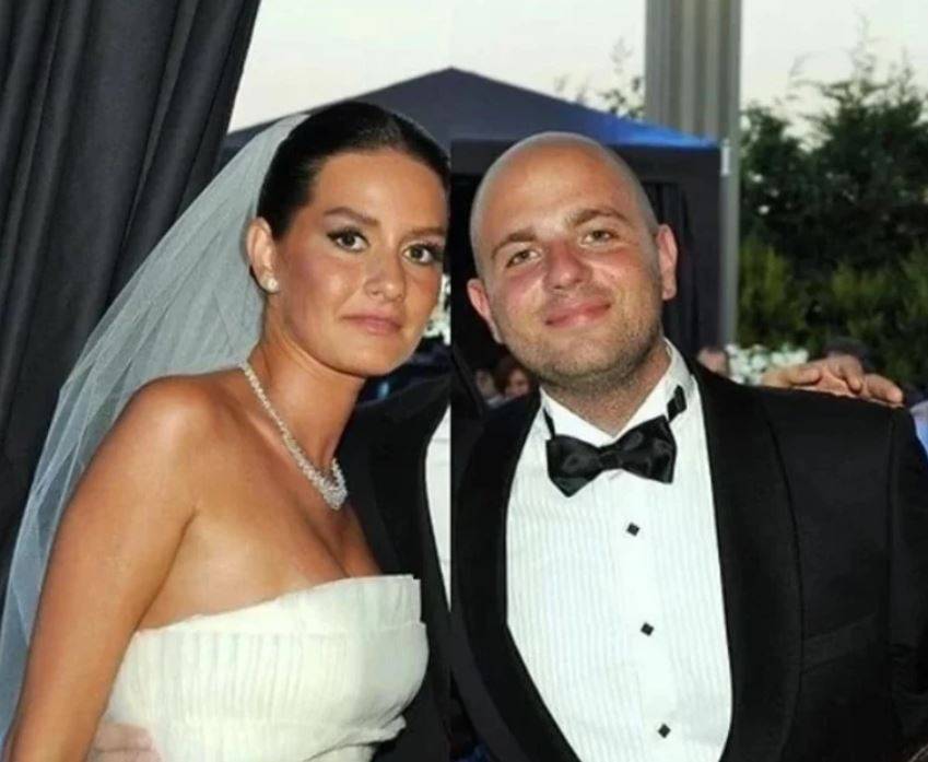 Sosyetenin gözde çifti boşandı: Yasemin Özilhan’dan ‘İhanet’ açıklaması! Magazin dünyası şokta 43 sosyetenin gozde cifti bosandi yasemin ozilhandan ihanet aciklamasi magazin dunyasi sokta 42 mMtYJ7Qj