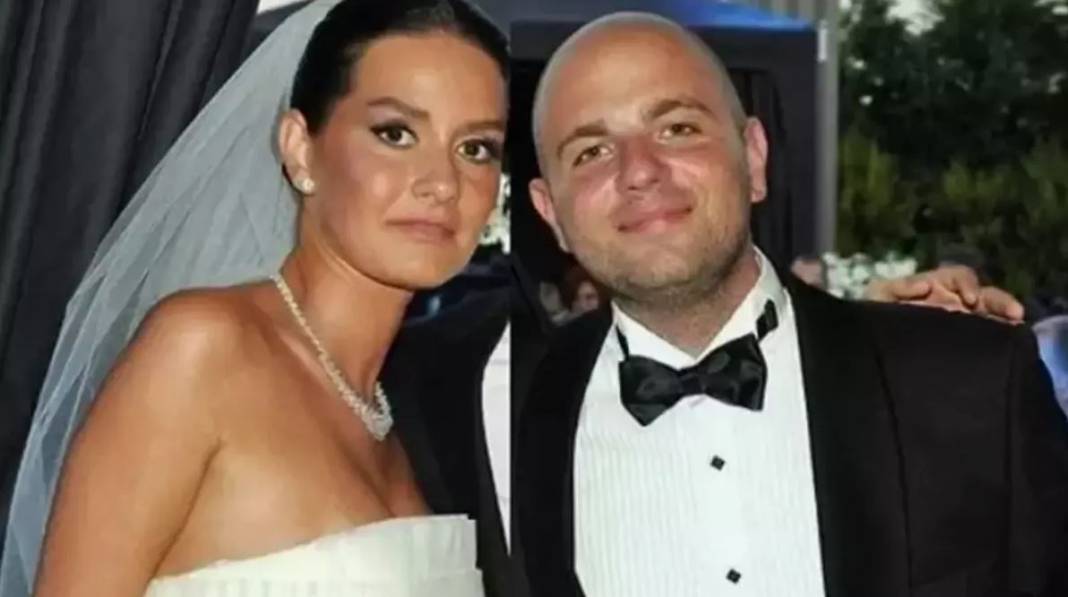 Sosyetenin gözde çifti boşandı: Yasemin Özilhan’dan ‘İhanet’ açıklaması! Magazin dünyası şokta 7 sosyetenin gozde cifti bosandi yasemin ozilhandan ihanet aciklamasi magazin dunyasi sokta 6 2pvDWzf7