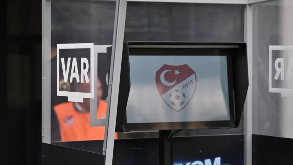 super ligde gunun var hakemleri aciklandi fenerbahceye flas atama elyNvZMe