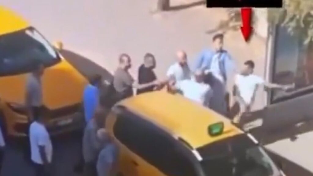 taksicilerin musteri kapma kavgasi gaziantepte sok goruntuler W4acKOea