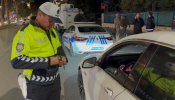 tatvanda aranan sahislara yonelik gece yarisi sok uygulama adUkb33f