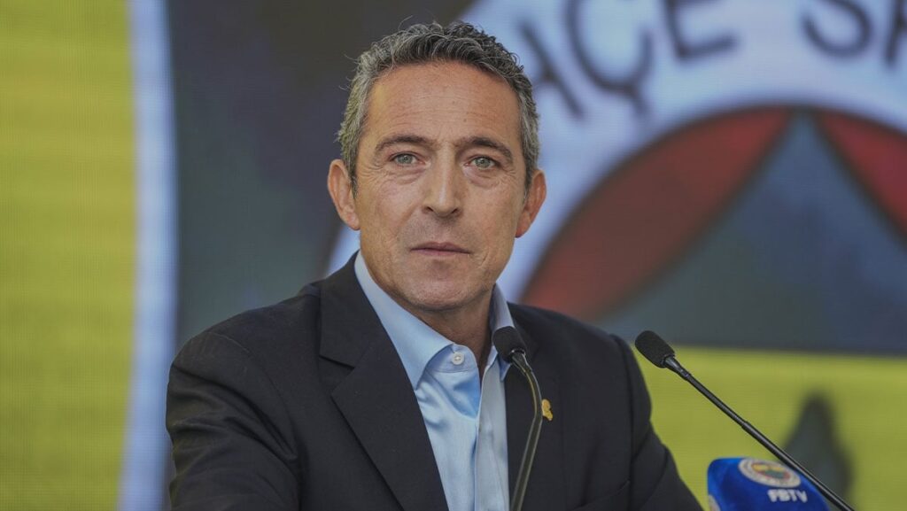 tedesco tercihi fenerbahceyi salladi istifa W9X2TV5L