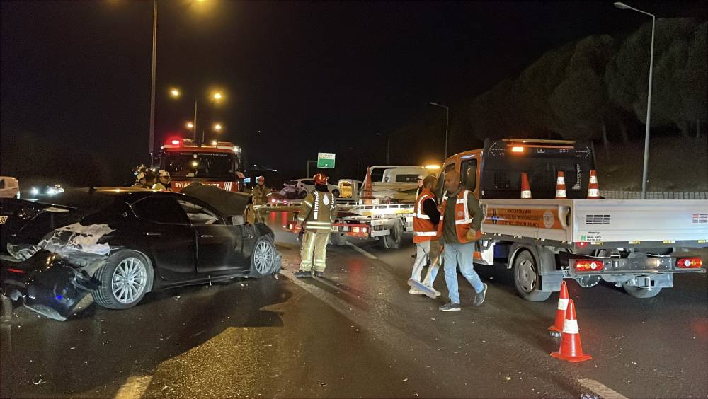 tem otoyolunda feci kaza surucu araniyor 0