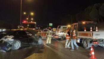 tem otoyolunda feci kaza surucu araniyor Zp1BGXYG