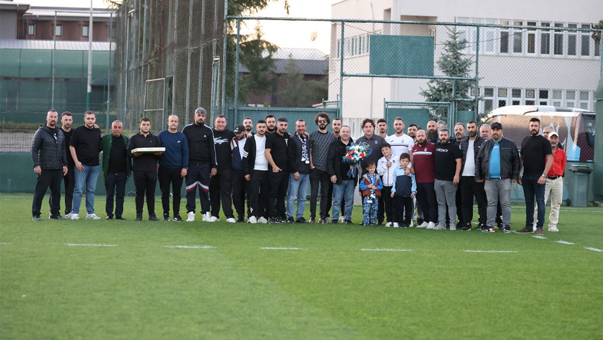 trabzonspor taraftarlarindan takima moral ziyareti 1 biAp4KgK