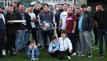 trabzonspor taraftarlarindan takima moral ziyareti hgiZNm5K