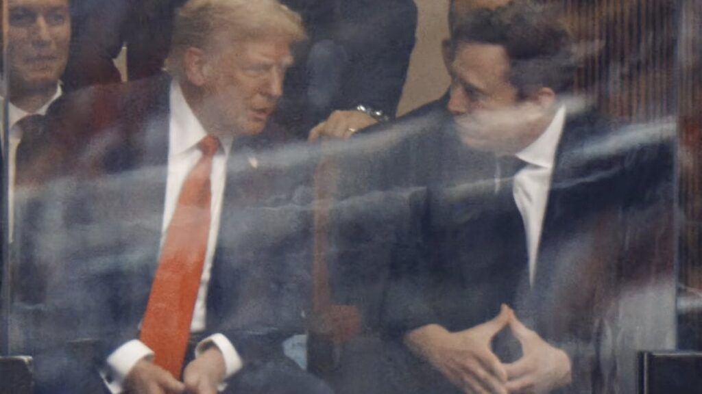 trump charlie kirk icin duzenlenen anma torenine katildi qD558sDK