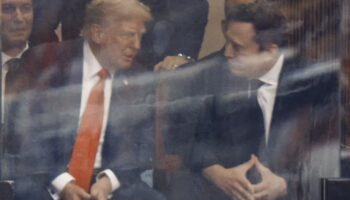 trump charlie kirk icin duzenlenen anma torenine katildi qD558sDK