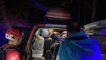 uludagda mahsur kalan vatandas kurtarildi xTWqNj6Y