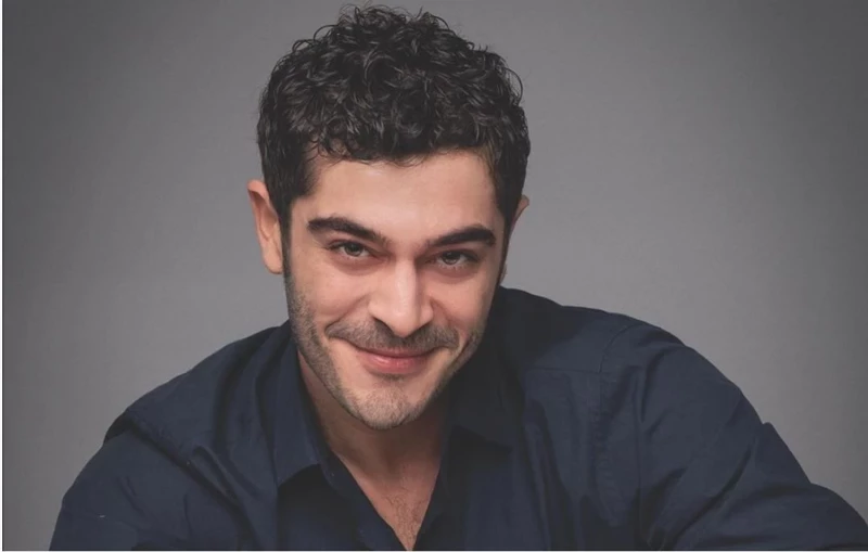 uzak sehirin pakizesi yaren guldiken ile aniliyordu burak denizin yeni aski ortaya cikti 0 X2kuAMg9