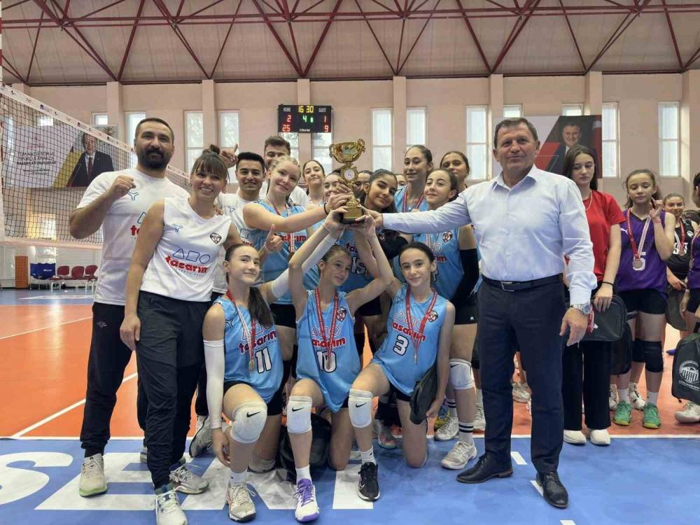 voleybolda kupalar sahibine kavustu 0 1m1luNe6