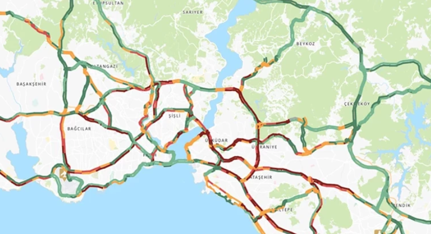 yagmur istanbul trafigini felc etti bazi yollar tamamen kilitlendi 0 Tv6Pz5j8