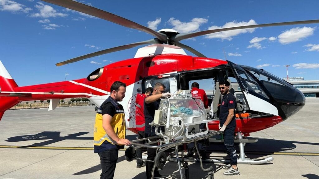 yenidogan hasta icin helikopter ambulans havalandi tqdUcFqv