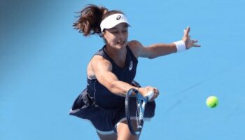 zeynep sonmez cin acikta kitap okuyarak danimarkali rakibini ekarte etti e1hhM47K