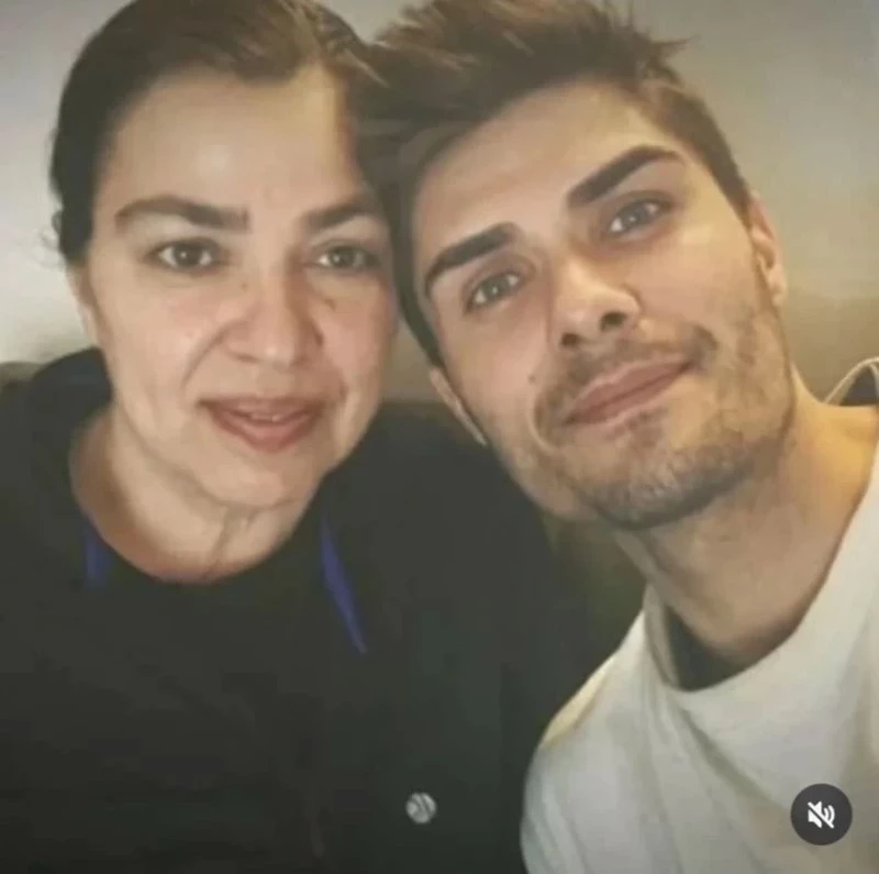 anne acisiyla sarsilmisti baris murat yagci paylasimiyla yurek dagladi 0 cbGzQNCW