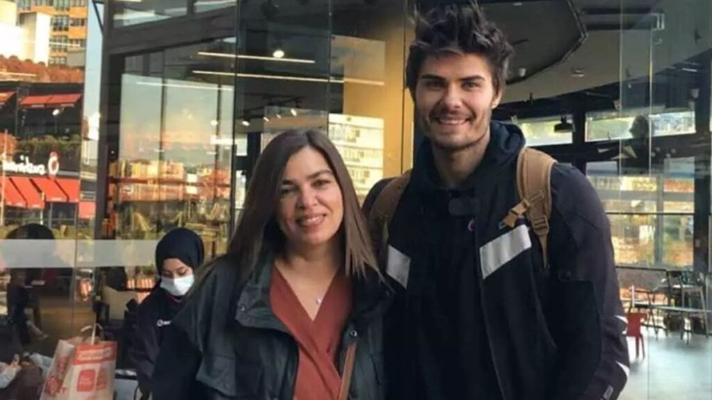 anne acisiyla sarsilmisti baris murat yagci paylasimiyla yurek dagladi ea58M4kh