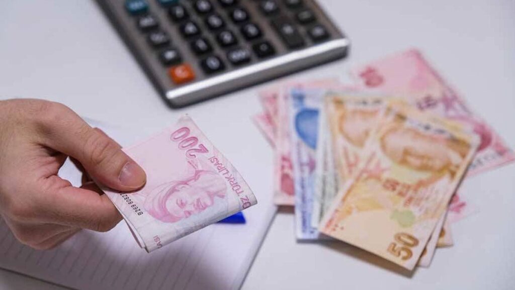 asgari ucretlinin alim gucu 9 ayda 5 bin 600 lira eridi ezylniuJ