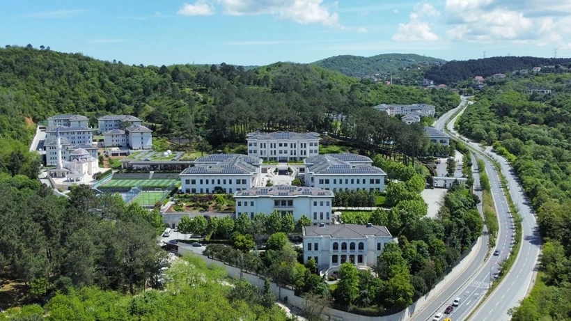berat albayrak surpriz isimle gorustu dikkat ceken paylasim 1 3VNBOVWa