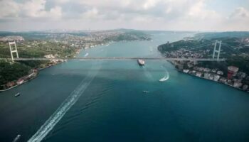 bogazi felc eden ariza gemi trafigi cift yonlu askiya alindi 41SYVkPZ