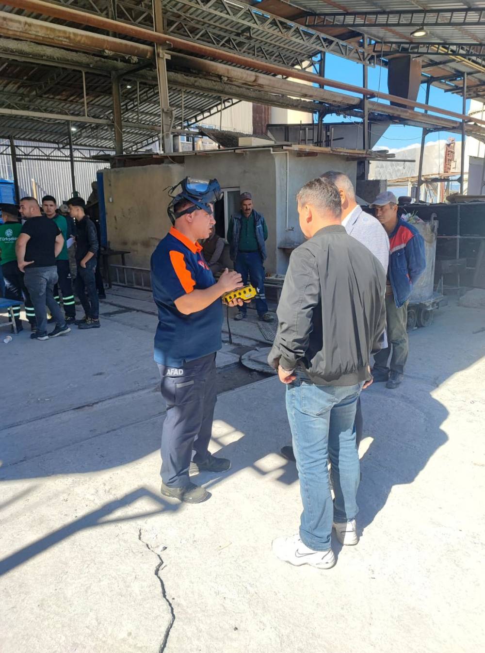 burdurda fabrikada zehirlenme cok sayida isci hastaneye kaldirildi 2 FBawev94
