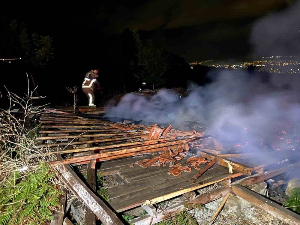 bursada tarlada cikan yangin korkuttu 2 JISy5ugf