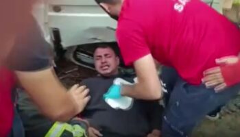 direge carpan minibus ters dondu kurtarmak icin zamanla yaristilar PakreTes