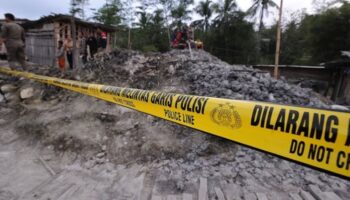 endonezyada korkunc durum okul binasi coktu olu ve yaralilar var PiL7EVKO