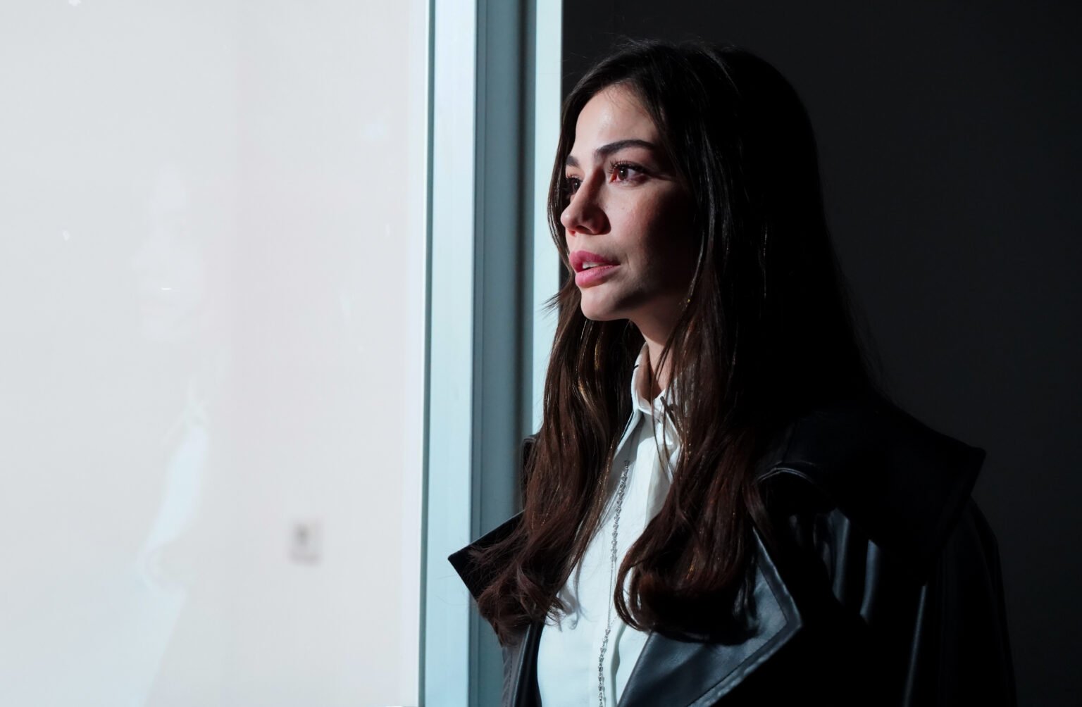 esref ruyanin nisani demet ozdemirden ayna pozu hayranlari bayildi 28 6e5yz8Lz