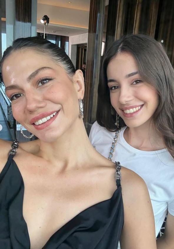 esref ruyanin nisani demet ozdemirden ayna pozu hayranlari bayildi 8 DQqkEmkk