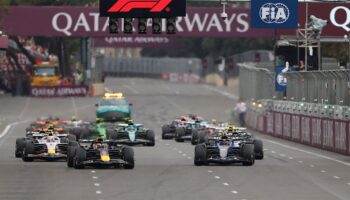 formula 1de yaris baslamadan kaza oldu 5mkBG2vr