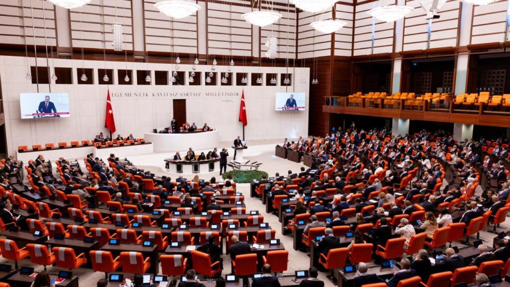 gazzeye askeri tezkere icin imza kampanyasi baslatildi XWEK1Dh6