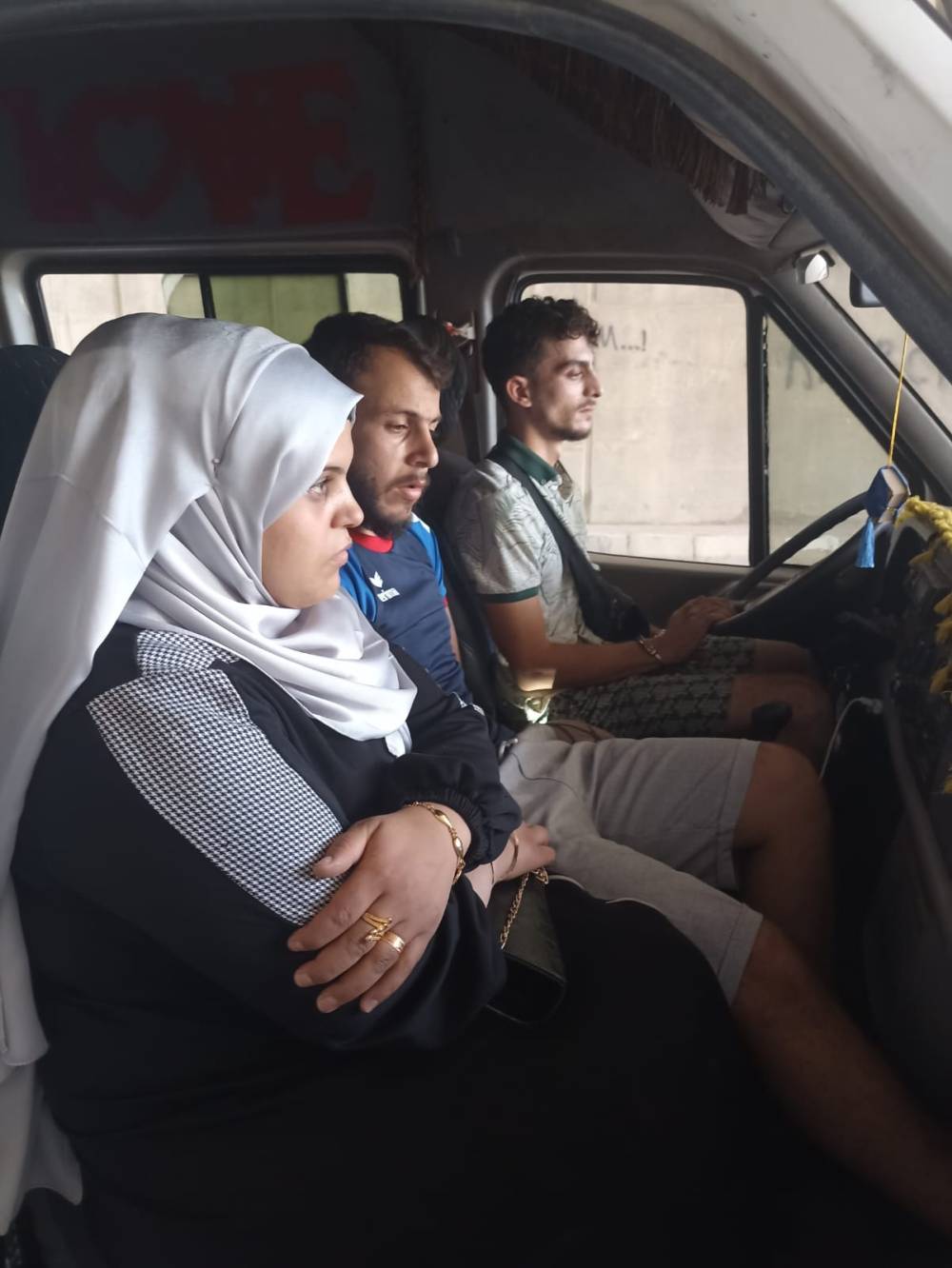 hatayda minibuste 12 kacak yolcu yakalandi 1 4YZGlKQN