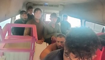hatayda minibuste 12 kacak yolcu yakalandi TKOWQP5d