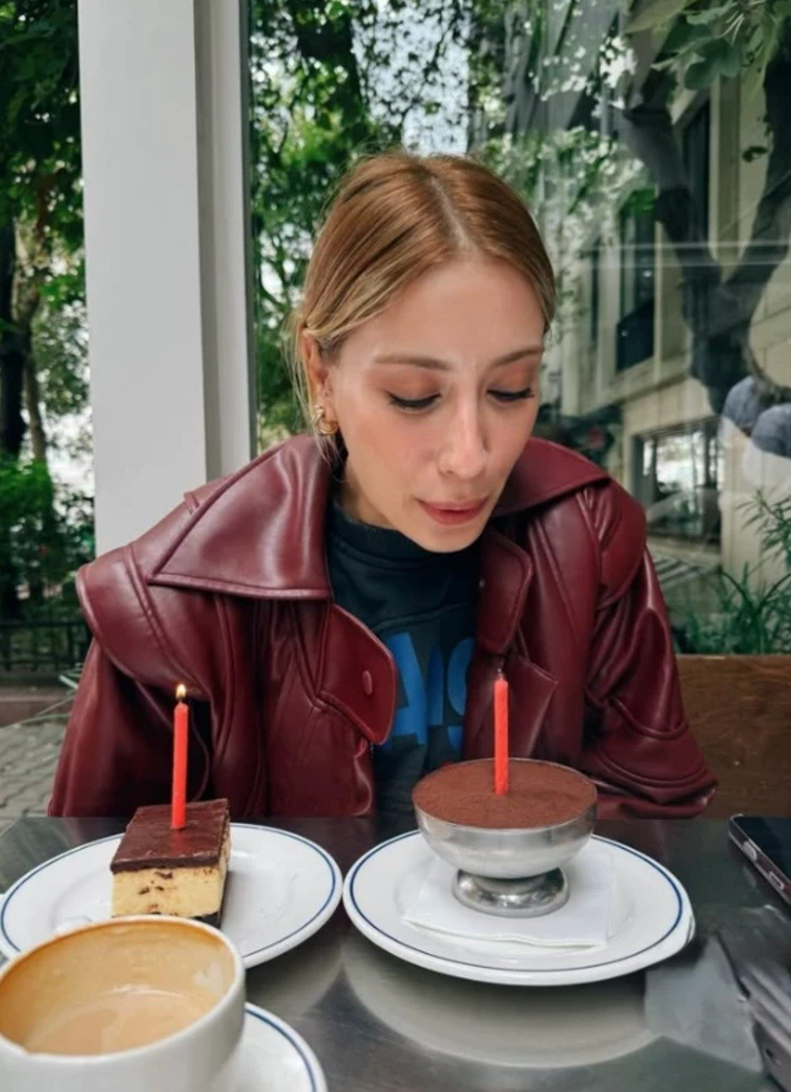 hazal kaya yeni yasini boyle kutladi 0 G2Ftt1EQ