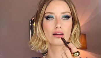 hazal kaya yeni yasini boyle kutladi DMROLswl