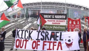 ingiliz taraftarlar fifa ve uefaya seslendi israili men edin bu vahsete katlanamiyoruz 7VBbktiy
