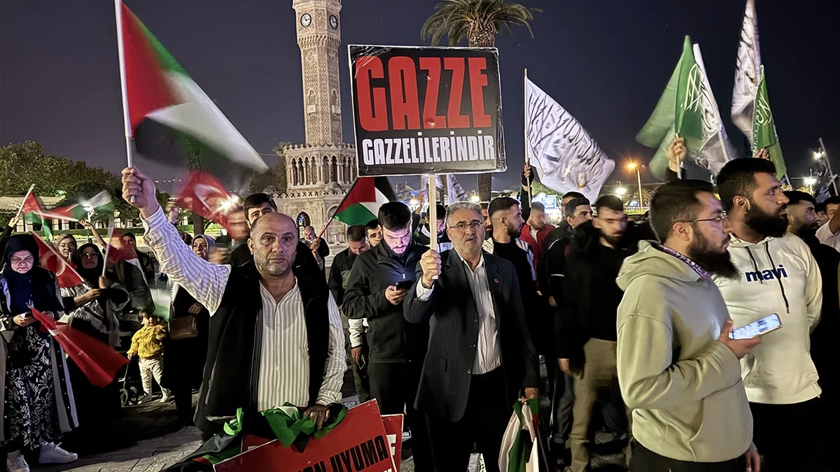 israilin sumud filosuna saldirmasina buyuk tepki halk sokaga cikti 4