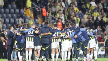 kadikoyde avrupa sahnesi fenerbahce nice macinin muhtemel 11leri L6iT92se