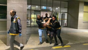 kardesine siddet uygulayip kaynar su doktu kan donduran olay DdOFT5S6