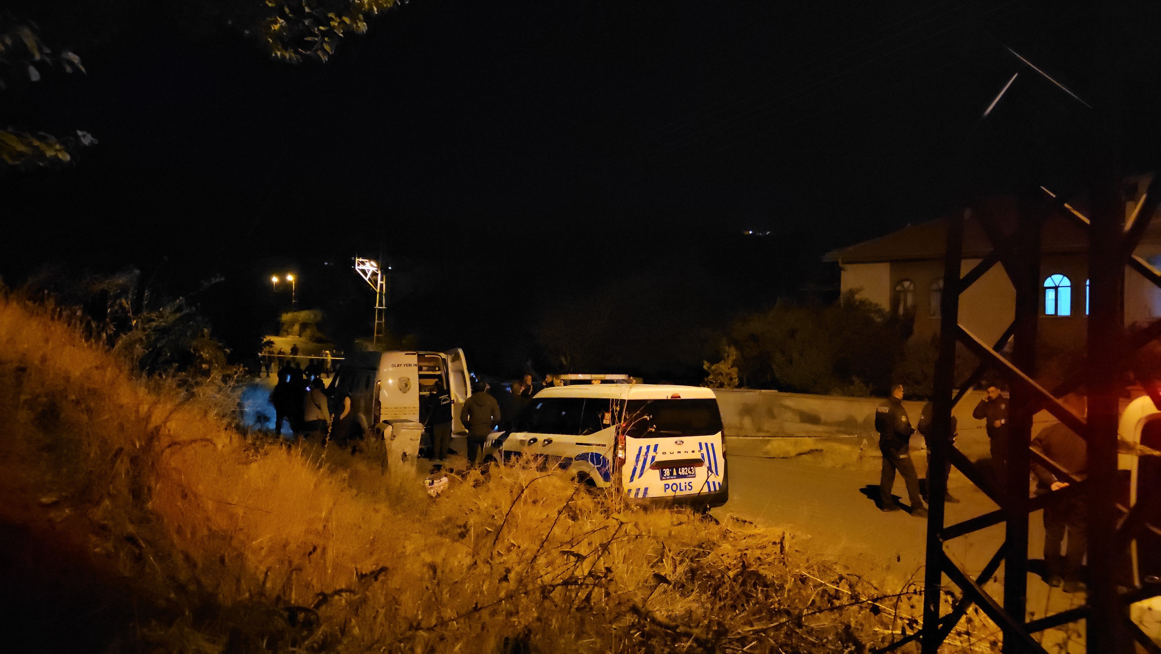 kayseride cami cikisinda kanli pusu cifte cinayet 2 MT1HSFMP