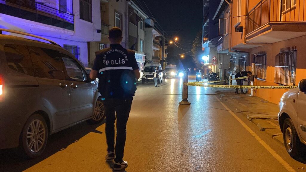 kocaelide sokak ortasinda bacagindan vuruldu kcJkDqtw