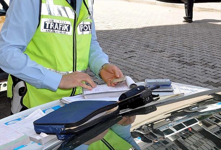 kurallara uymayanin cebi yanacak trafikte yeni donem rekor cezalar ve radar var uygulamasi geliyor 1F1GNKiP