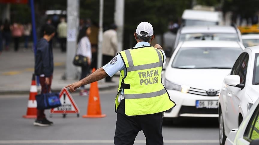 kurallara uymayanin cebi yanacak trafikte yeni donem rekor cezalar ve radar var uygulamasi geliyor O6wUyUf2