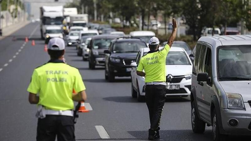kurallara uymayanin cebi yanacak trafikte yeni donem rekor cezalar ve radar var uygulamasi geliyor S8cRDb3D